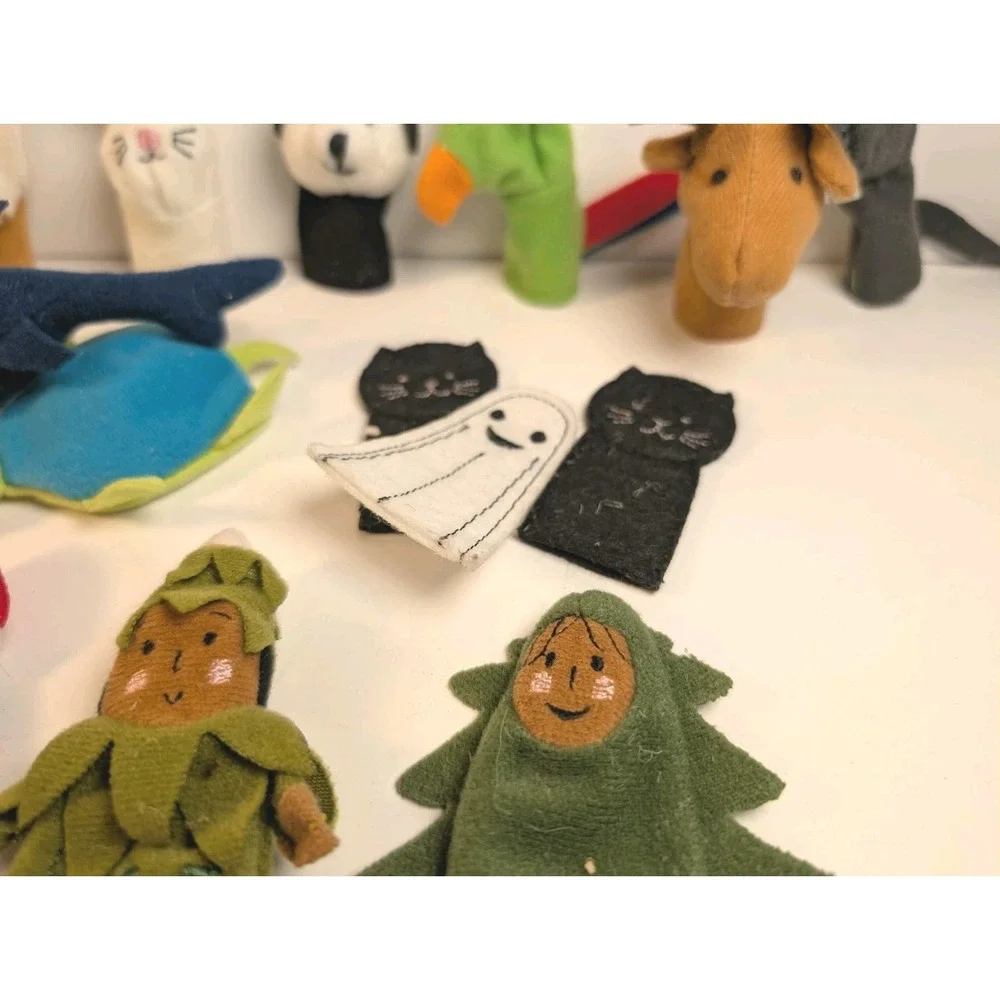 19 Little Finger Puppets Vintage 2.5